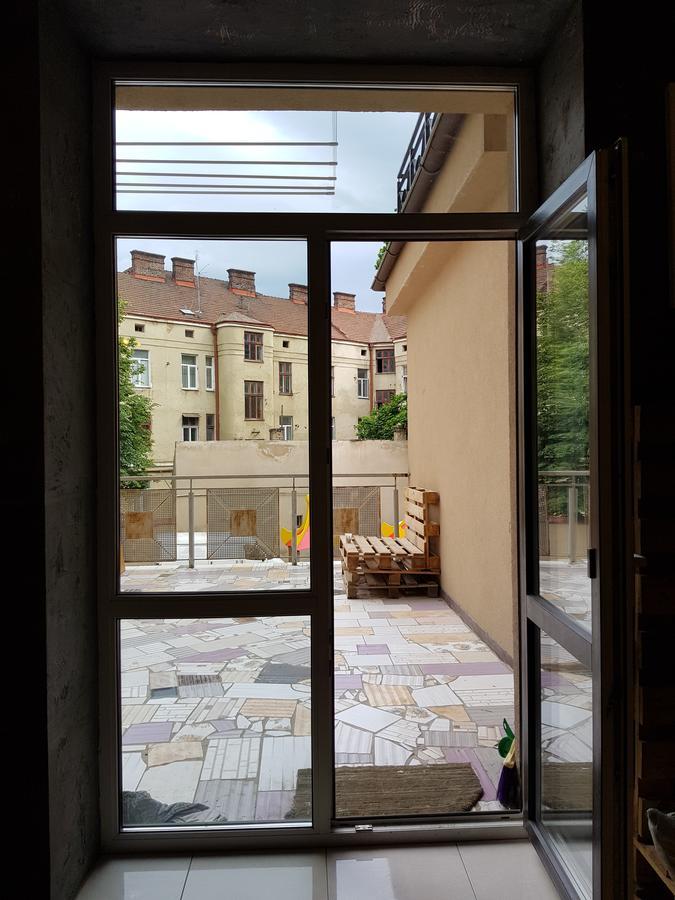 Travel Station Hostel Ivano-Frankivsk Exterior foto